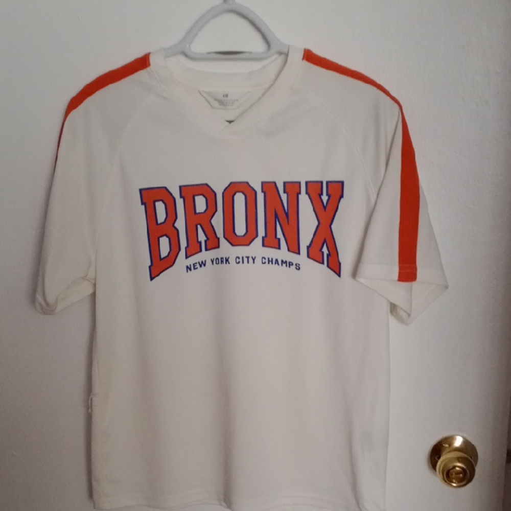 H&M Cream V-Neck Shirt
